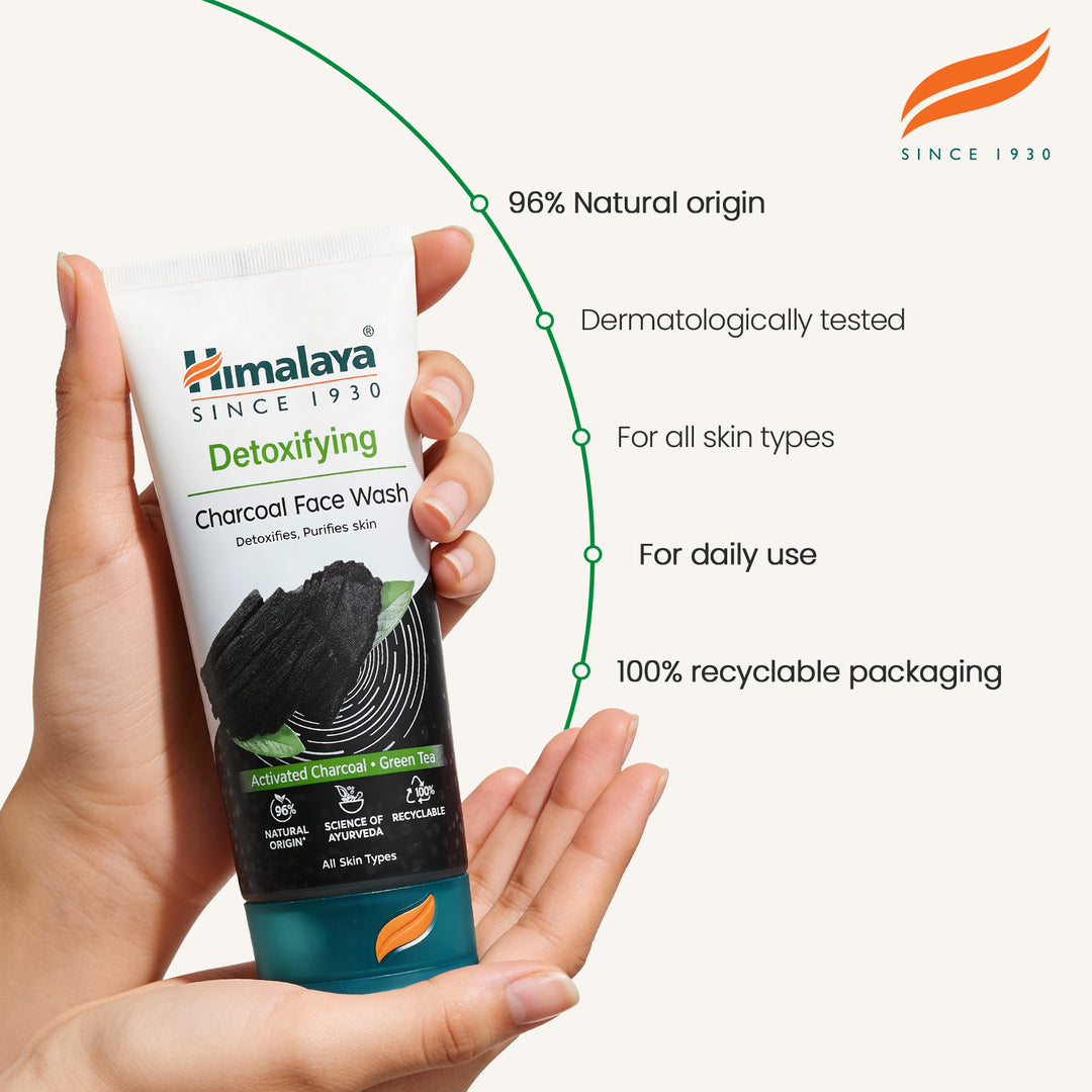 Himalaya Detoxifying Gesichtsreiniger mit Aktivkohle &amp; Grüntee - 150 ml