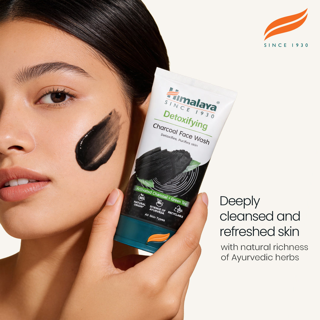 Himalaya Detoxifying Gesichtsreiniger mit Aktivkohle &amp; Grüntee - 150 ml